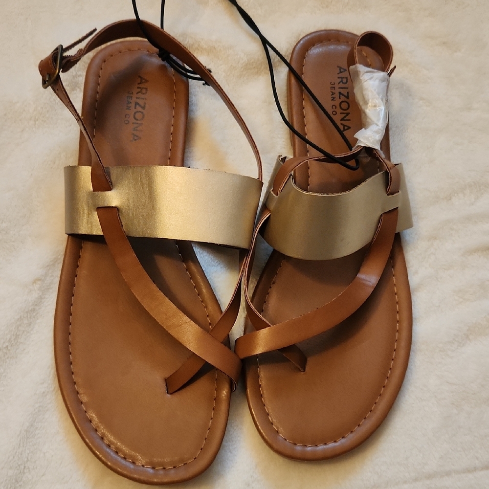 Women's Size 10 Arizona Jean Company Tan and Gold Sandals Minimalist Design